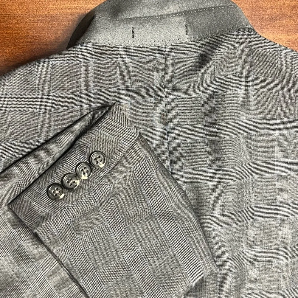 Gent’s Hart Schaffner Marx Custom Suit:  51” Chest,  43” Waist
